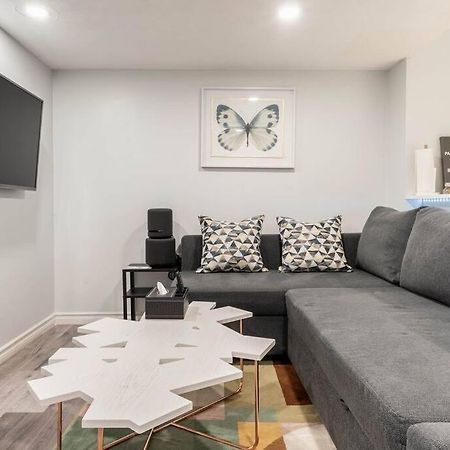 Апартаменты Cozy Nest Basement Unit Гамильтон Экстерьер фото
